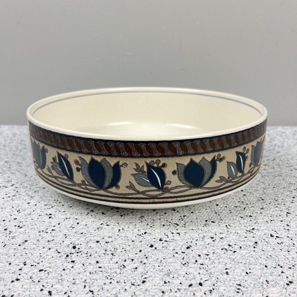 Mikasa Intaglio Arabella 8" Vegetable Serving Bowl Vintage 80s Stoneware CAC01